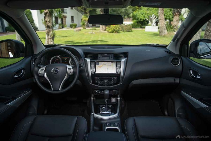 Nissan Navara Double Cab - Interior