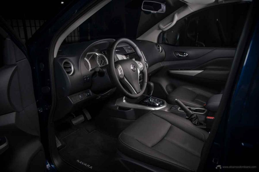 Nissan Navara Double Cab - Interior