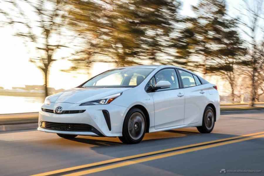 2020_Prius_Limited_01