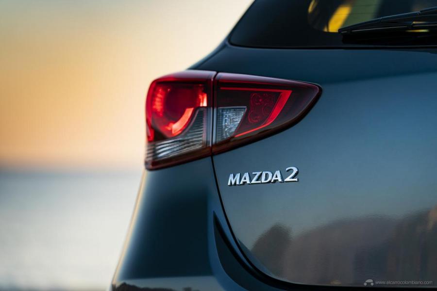 2020-Mazda2_Machine-Grey_Still_19_hires