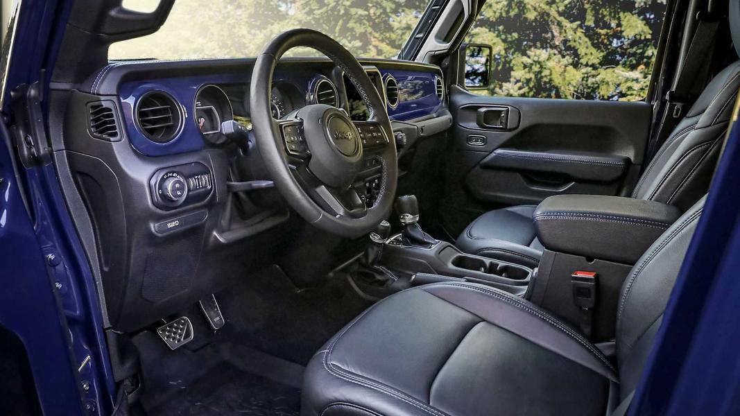 jeep-gladiator-top-dog-concept-driver-cabin
