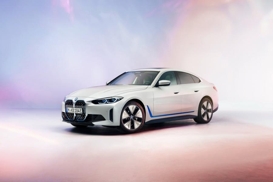 2022-BMW-i4-1