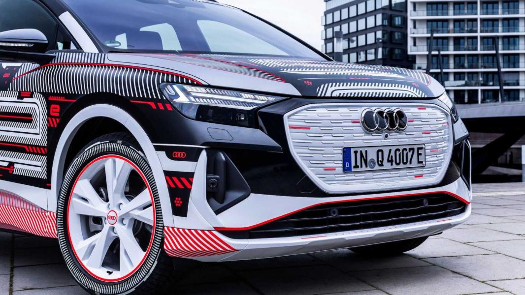 Audi-Q4-e-tron-2021-11