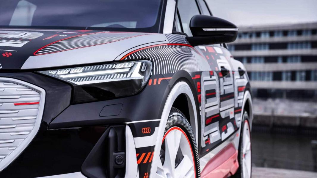 Audi-Q4-e-tron-2021-12