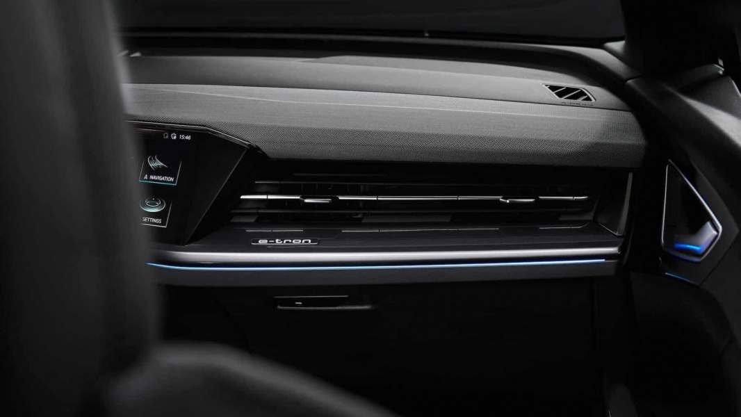 Audi-Q4-e-tron-2021-46