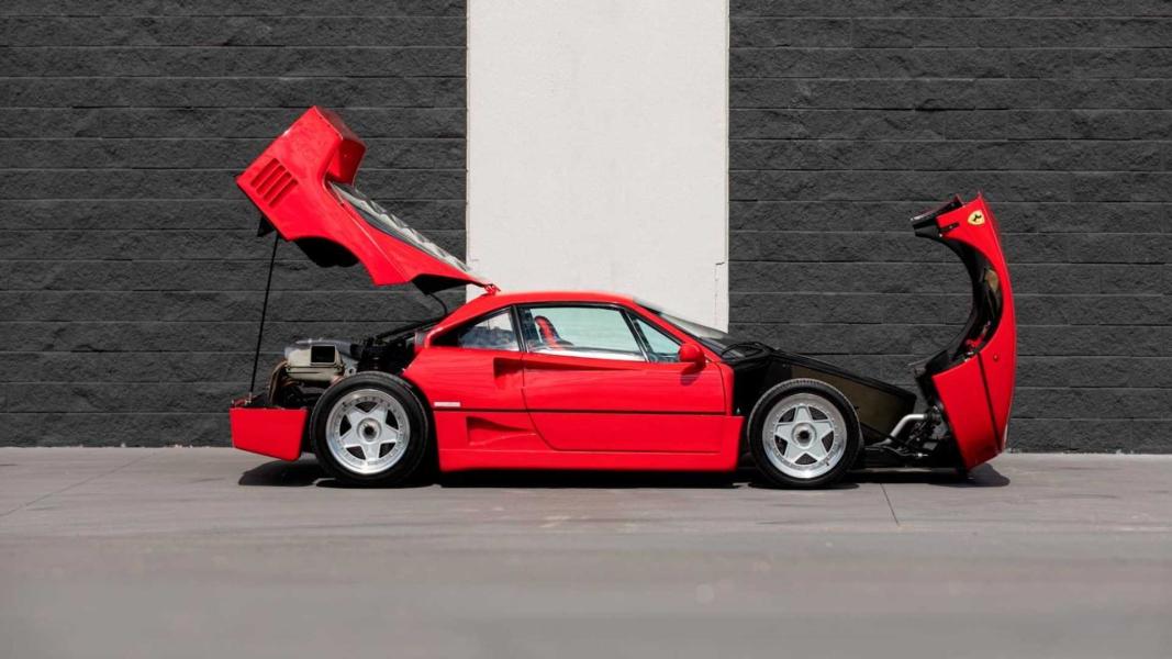 Ferrari-F40-1992-1