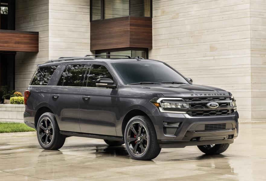 2022-Ford-Expedition-Stealth-00018-1