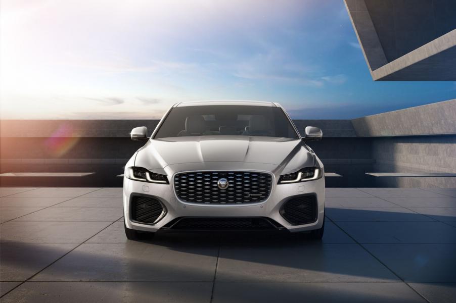 Jag_XF_22MY_01_R-Dynamic_HSE_Front_250821