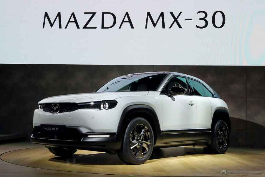 Z-Mazda-MX-30_2019-Tokyo-Motor-Show_Press-Conference-1