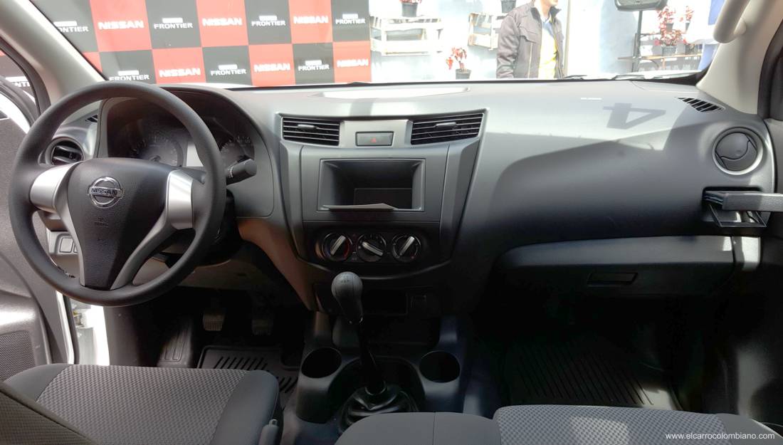 Np300 nissan салон