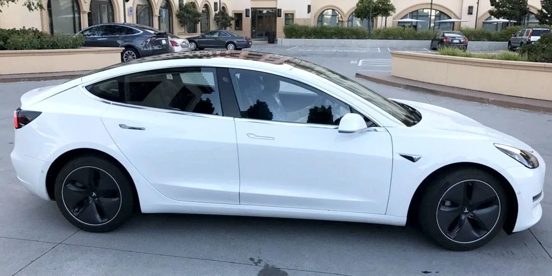 tesla model 3, tesla model 3 spyshots, tesla model 3 fotos espias, tesla model 3 interior, tesla model 3 colombia