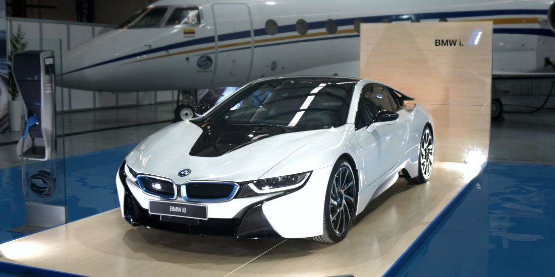  Autogermana entregó el primer BMW i8 vendido en Colombia