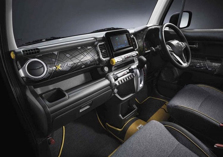 Suzuki xbee салон