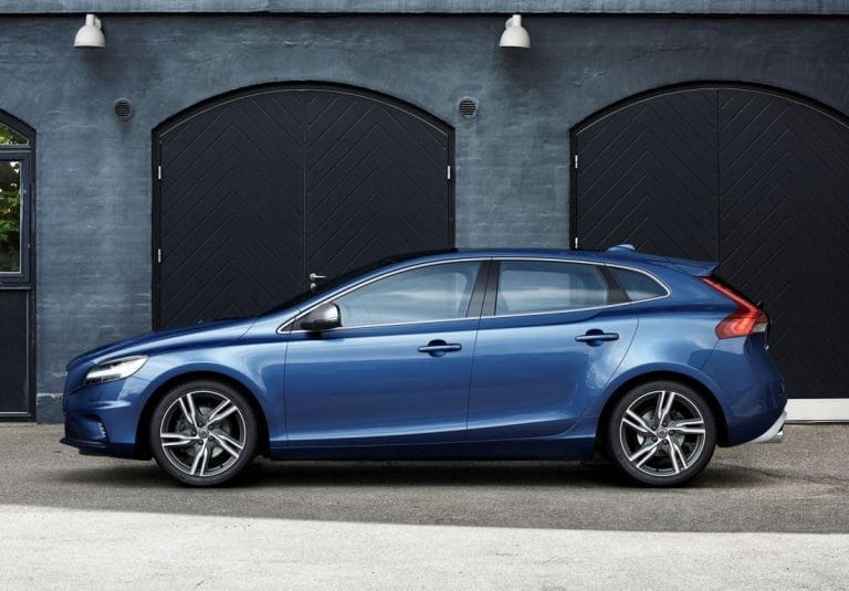 Volvo v40 2018