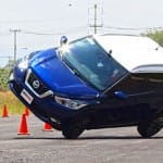 nissan kicks prueba del alce, nissan kicks sin control de estabilidad, nissan kicks autologia, nissan kicks prueba de volcamiento, nissan kicks sin esp, nissan kicks