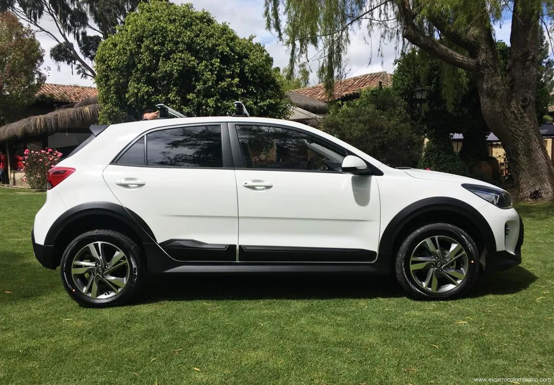 kia tonic, kia tonic colombia, kia tonic precio colombia, kia tonic ficha tecnica, kia tonic 2019, kia rio cross, kia rio cross 2019, kia tonic caracteristicas, kia tonic fotos
