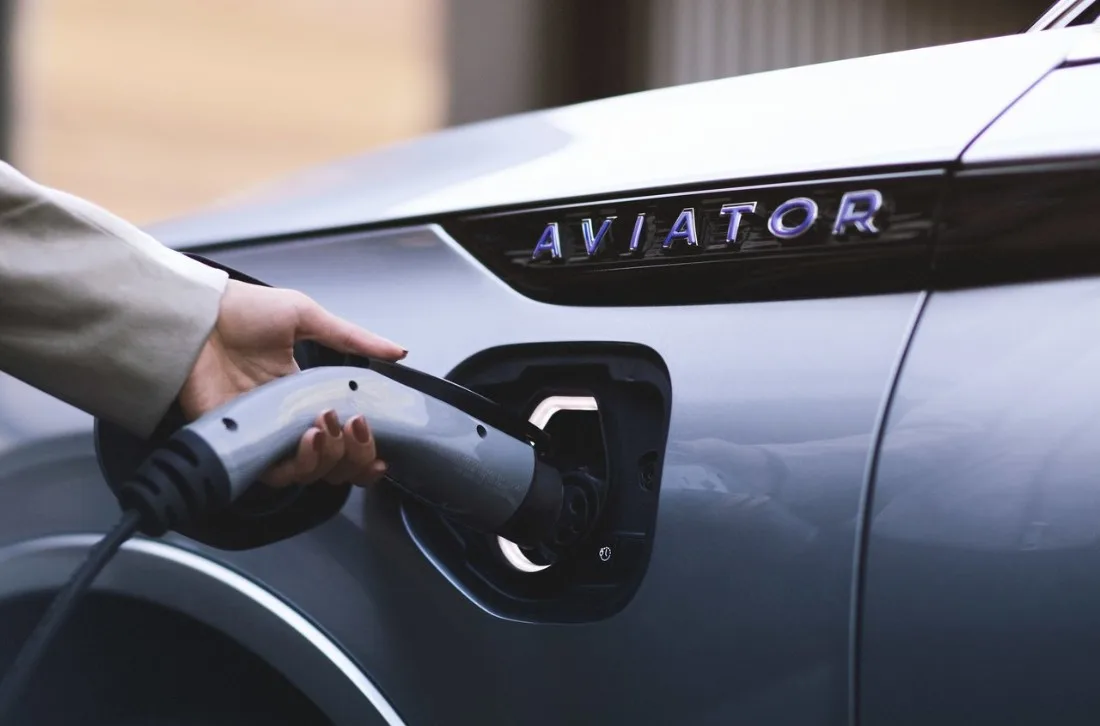 lincoln aviator, lincoln aviator 2019, lincoln aviator grand touring, lincoln aviator grand touring 2019, lincoln aviator nueva, lincoln aviator precio 2019, lincoln aviator hibrida, suv hibrida, lincoln electrica, lincoln aviator caracteristicas, salon de los angeles, lincoln salon de los angeles, salon de los angeles 2018, novedades salon de los angeles, ford, ford lincoln