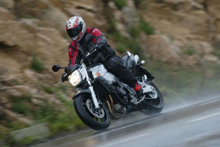 frenos abs, frenos abs motos, frenos cbs, frenos cbs motos, frenos abs y cbs, frenos abs y cbs mtos, seguridad de las motos, seguridad de las motos colombia, motos con frenos abs colombia, motos con frenos cbs colombia, motos con frenos abs y cbs colombia, frenos abs obligatorios motos colombia, frenos cbs obligatorios motos colombia, frenos abs y cbs obligatorios motos colombia