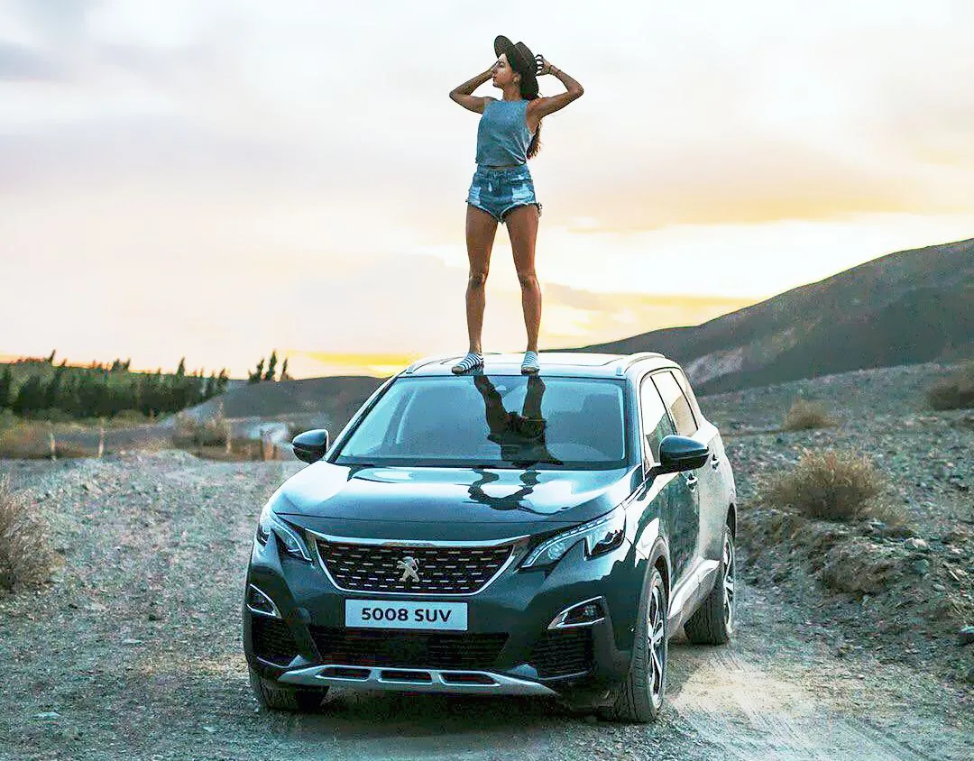 mujeres y carros, mujeres y autos, gustos de las mujeres en los autos, que buscan las mujeres en un auto, autos que les gustan a las mujeres, peugeot en colombia, ventas de peugeot en colombia, peugeot mas vendidos en colombia, ventas de peugeot en colombia 2019