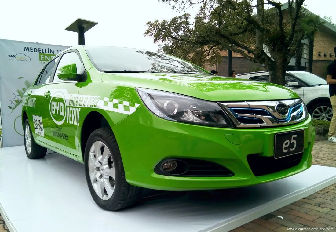 byd e5, byd e5 colombia, byd e5 electrico, byd e5 taxi electrico, byd e5 colombia, byd e5 electrico colombia, byd e5 test drive, byd e5 prueba de manejo, byd e5 comentarios, byd e5 caracteristicas, byd e5 precio colombia, byd e5 electrico precio colombia, byd e5 taxi electrico precio colombia, byd e5 autonomia