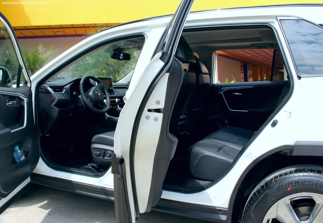 toyota rav4, toyota rav4 2020, toyota rav4 2020 colombia, toyota rav4 2020 precio, toyota rav4 2020 precio colombia, toyota rav4 2020 versiones, toyota rav4 xle 2020, toyota rav4 limited 4x2 2020, toyota rav4 limited 4x4 2020, toyota rav4 2020 caracteristicas, toyota rav4 2020 ficha tecnica, toyota rav4 2020 fotos, toyota rav4 2020 imagenes