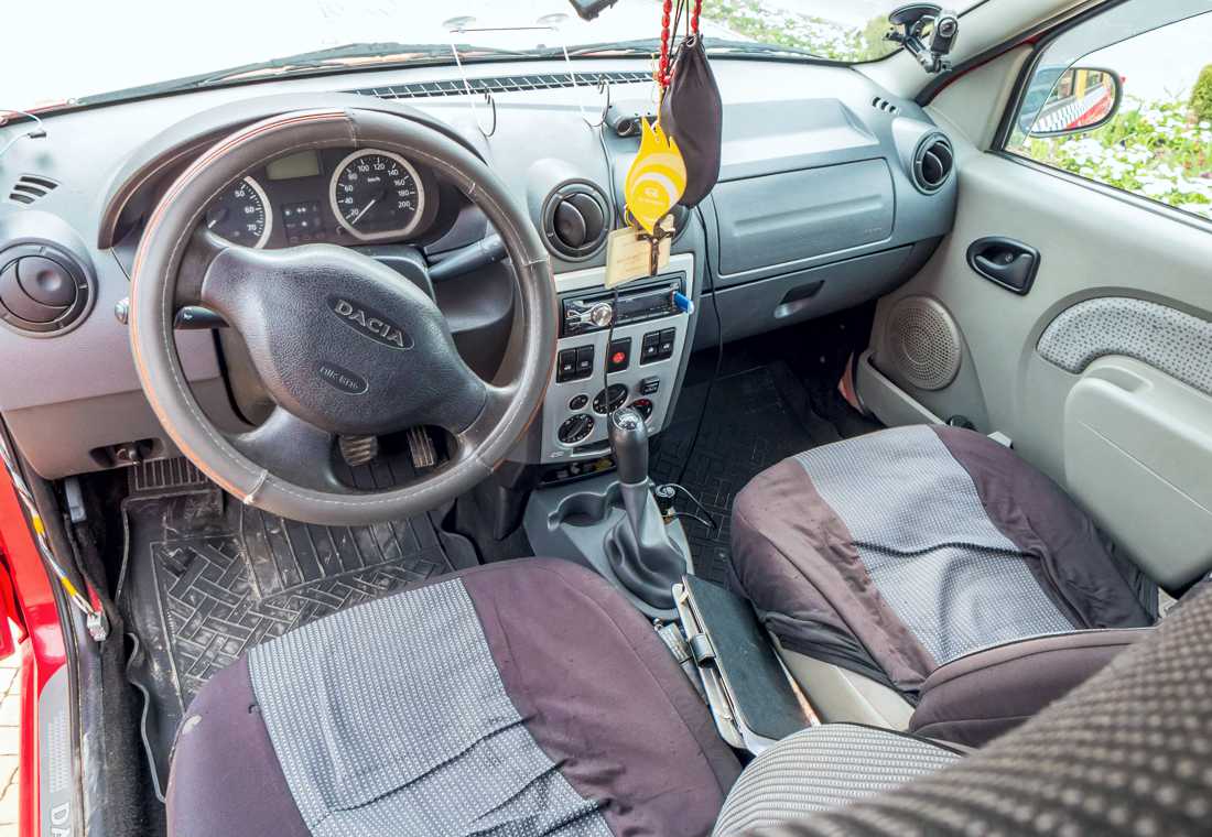 dacia logan, dacia logan 1 millon de kilometros, autos de 1 millon de kilometros, renault logan, fiabilidad renault logan, fiabilidad dacia logan, fiabilidad dacia, que tan fiables son los coches dacia, dacia logan que recorrio 1 millon de kilometros, dacia logan taxi, renault logan taxi