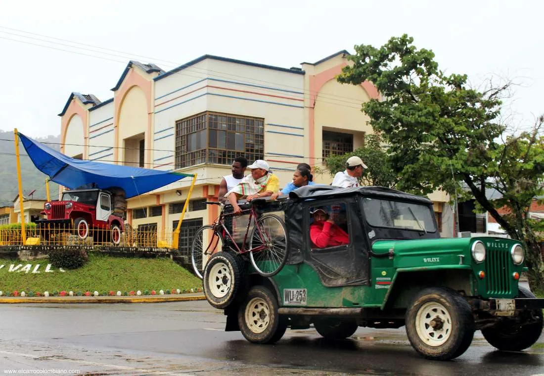 jeep willys, jeep willys colombia, historia jeep willys en colombia, jeep willys patrimonio cultural y material de colombia, desfile de yipao, yipao patrimonio cultural de colombia, jeep willys eje cafetero, jeep willys zona cafetera