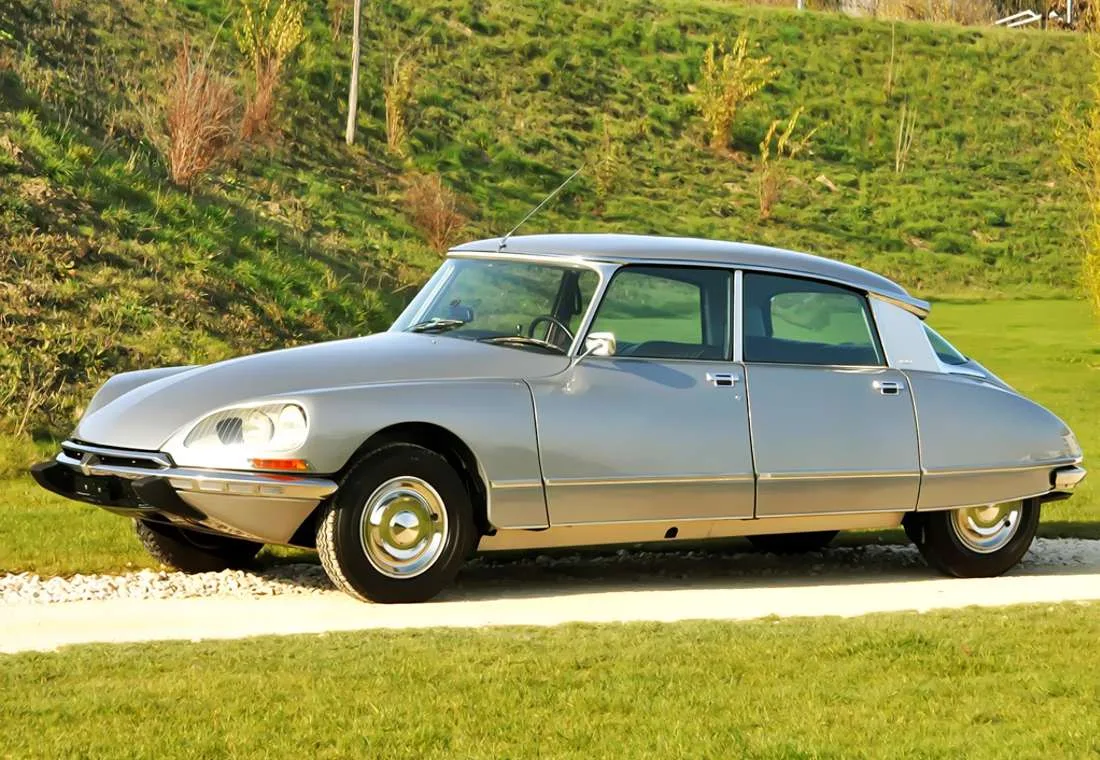 citroen, historia de citroen, modelos mas representativos de citroen, 100 años de citroen, citroen en colombia, citroen colombia, citroen 2cv, citroen ds, citroen ds colombia, citroen 2cv colombia, citroen antiguos, citroen xantia, citroen c3 colombia, citroen gs, citroen ax colombia, citroen sm, modelos historicos de citroen, aniversario de citroen