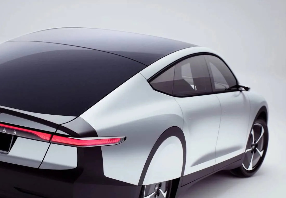 lightyear one, lightyear one carro de energia solar, lightyear one auto de energia solar, lightyear one auto movido por energia solar, lightyear one caracteristicas, auto impulsado por energia solar, lightyear one ficha tecnica, lightyear one autonomia, como es un auto alimentado por energia solar