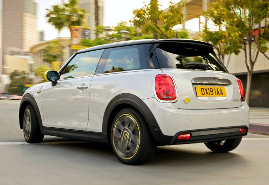 mini cooper se, mini electric, mini cooper se 2020, mini cooper se electrico, mini electrico, mini electrico colombia, mini electrico autonomia, mini cooper se autonomia, mini cooper se caracteristicas, mini cooper se ficha tecnica, mini electrico ficha tecnica, mini electrico caracteristicas