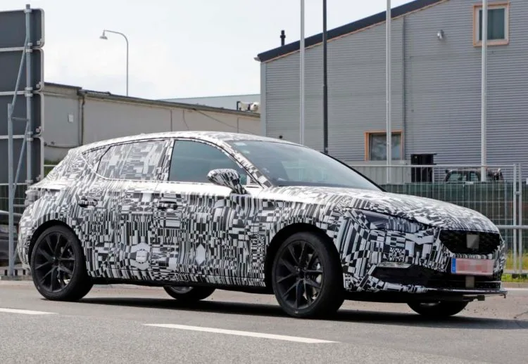 seat leon 2020, seat leon 2020 imagenes, seat leon 2020 fotos, seat leon 2020 fotos espia, seat leon 2020 primeros datos, seat leon 2020 caracteristicas, seat leon 2020 novedades, seat leon 2020 motor, seat leon 2020 hibrido enchufable, seat leon sedan 2020, seat leon sedan, seat leon 2020 ficha tecnica, seat leon 2020 lenguaje de diseño, seat leon 2020 diseño, seat leon 2020 especificaciones, nuevo seat leon