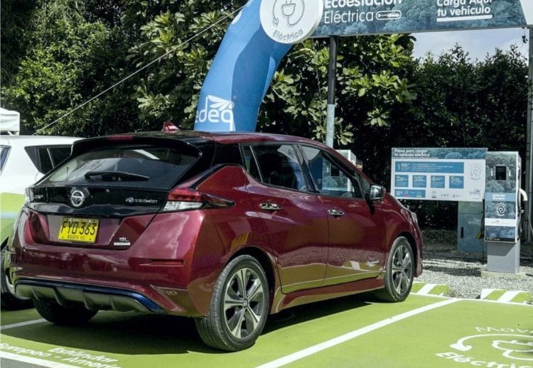 nissan leaf colombia, ii feria de movilidad electrica de armenia, estaciones de recarga de carros electricos en armenia, eco-estaciones de carga en el quindio, carros electricos en colombia, carros electricos en el eje cafetero, carros electricos en el quindio