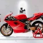 ducati 916, ducati 916 exposicion, ducati 916 obra de arte, ducati 916 diseño, ducati 916 massimo tamburini, massimo tamburini ducati 916, ducati 916 caracteristicas, ducati 916 museo ducati, museo ducati ducati 916, museo ducati 916, ducati 916 museo, museo ducati motos, motos museo ducati