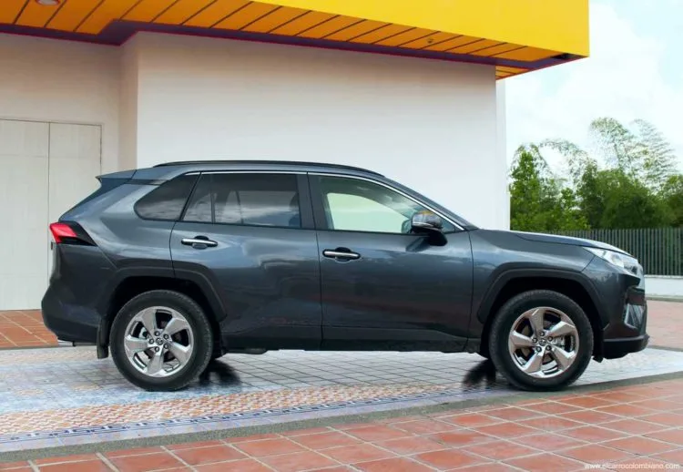 Toyota RAV4, Toyota RAV4 25 años, Toyota RAV4 historia, quinta generación de Toyota rav4, Toyota rav4 todas las generaciones, Toyota Rav 4 características, Toyota Rav4 fotos, Toyota Rav4 precios en colombia