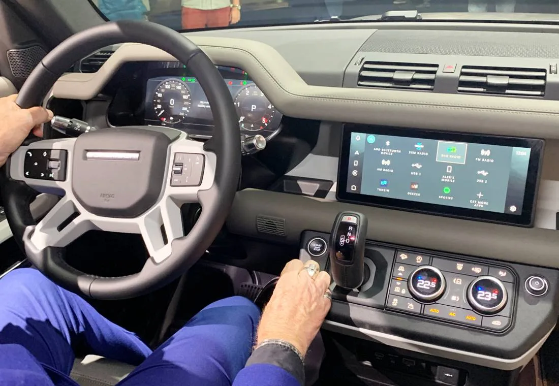 land rover defender 2020, land rover defender, land rover defender 90, land rover defender 90 precio, land rover defender precio colombia, land rover defender 110, land rover defender 110 precio, land rover defender 110 precio colombia, land rover defender 2020 caracteristicas, land rover defender 2020 comentarios, land rover defender 2020 video, land rover defender 2020 video colombia, land rover defender 2020 hibrido, land rover defender 2020 motores, land rover defender 2020 mecanica, land rover defender 2020 ficha tecnica, land rover defender 2020 fotos, land rover defender salon de frankfurt 2019, land rover defender nueva generacion, nuevo land rover defender, land rover defender primer contacto