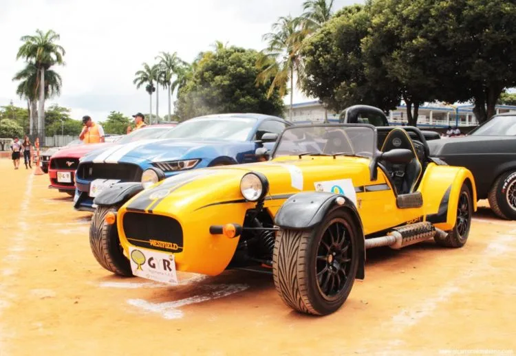 desfile de carros antiguos bucaramanga 2019, desfile de carros antiguos bucaramanga, desfile de autos antiguos bucaramanga, feria de bucaramanga, feria de bucaramanga 2019, autos antiguos, carros antiguos en colombia, historia de renault en colombia, carros antiguos, desfile de autos antiguos en colombia, feria bonita bucaramanga 2019, desfile de autos antiguos feria bonita bucaramanga, desfile de autos antiguos fotos, desfile de autos clasicos y antiguos bucaramanga, desfile de autos clasicos, desfile de autos clasicos 2019, desfile de autos clasicos bucaramanga, desfile de autos clasicos feria bonita bucaramanga, volkswagen escarabajo colombia, jeep willys colombia, lincoln continental colombia, volkswagen microbus colombia, ford f-100 ranger xlt colombia, renault 4 colombia, chevrolet corvette stingray colombia, dodge demon colombia