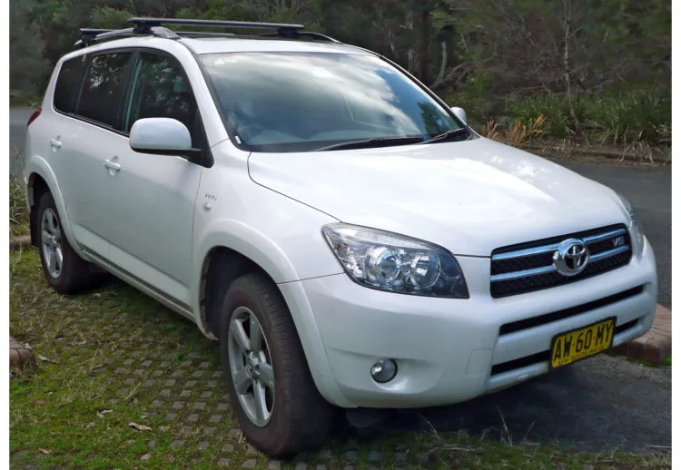 Toyota RAV4, Toyota RAV4 25 años, Toyota RAV4 historia, quinta generación de Toyota rav4, Toyota rav4 todas las generaciones, Toyota Rav 4 características, Toyota Rav4 fotos, Toyota Rav4 precios en colombia