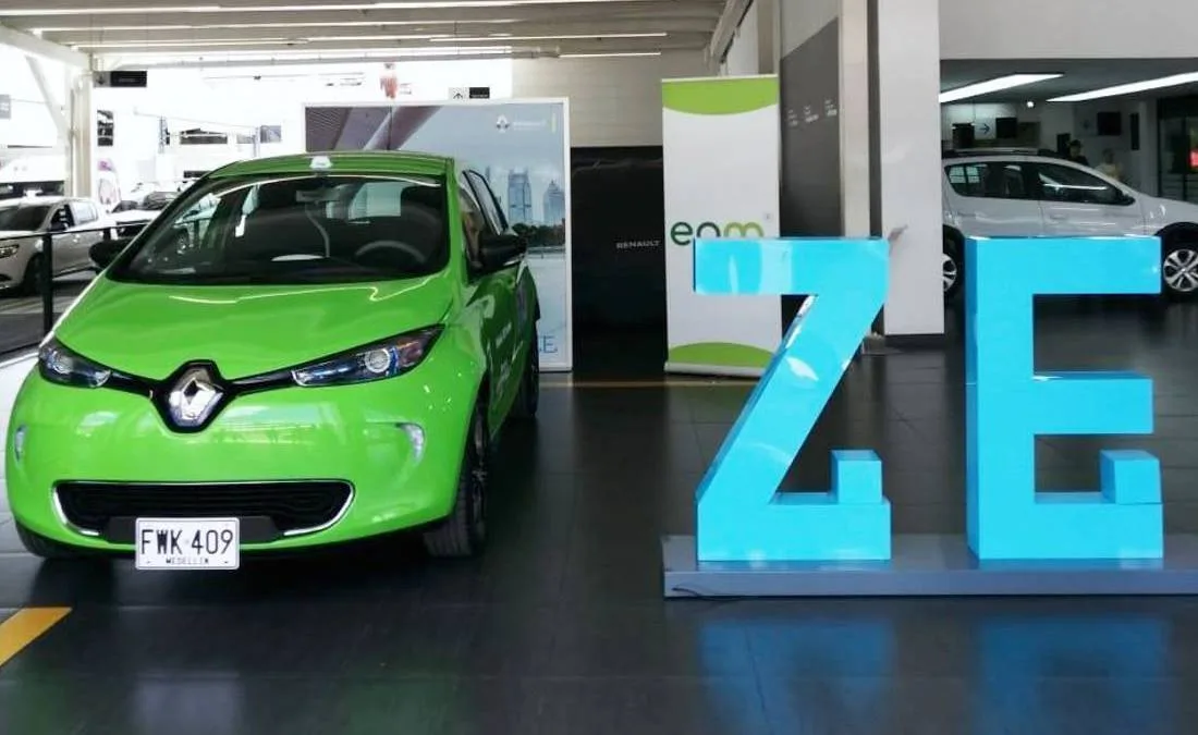 renault zoe, renault zoe taxi, renault zoe taxi medellin, renault zoe taxi electrico medellin, taxis electricos en medellin, bonos para taxis electricos medellin, nuevos taxis electricos en medellin, autonomia renault zoe en colombia, renault zoe colombia, renault zoe ficha tecnica, renault zoe 2019, taxis electricos en medellin epm, incentivos para carros electricos en colombia