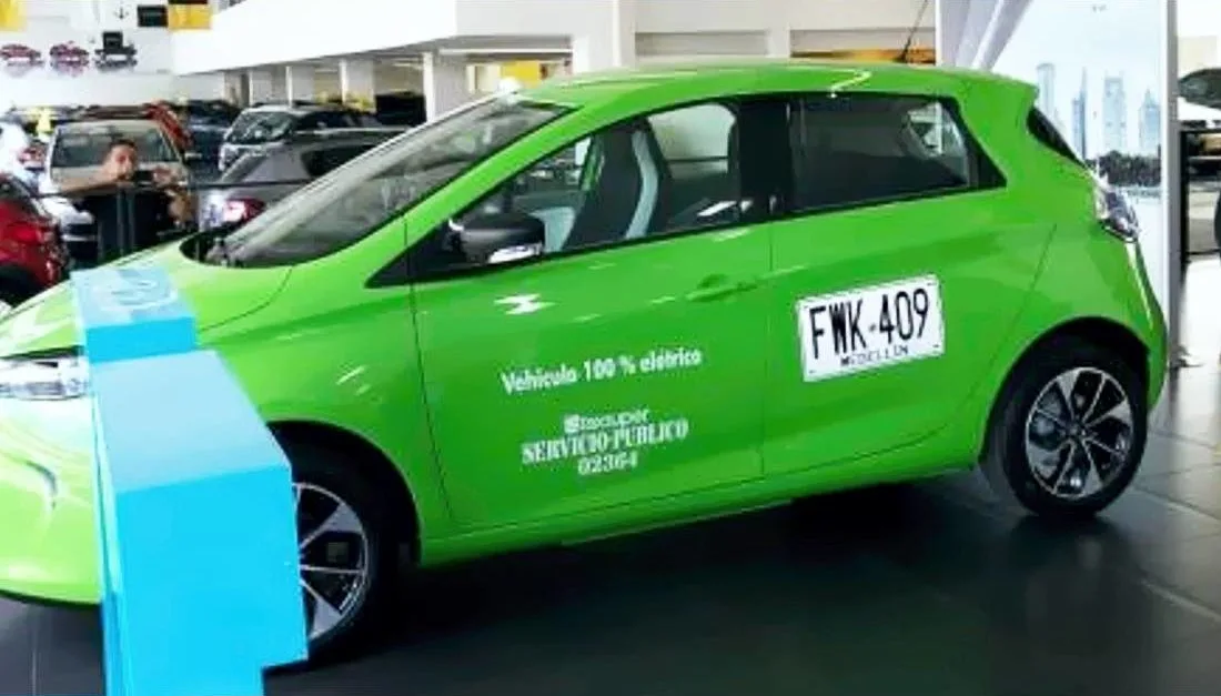 renault zoe, renault zoe taxi, renault zoe taxi medellin, renault zoe taxi electrico medellin, taxis electricos en medellin, bonos para taxis electricos medellin, nuevos taxis electricos en medellin, autonomia renault zoe en colombia, renault zoe colombia, renault zoe ficha tecnica, renault zoe 2019, taxis electricos en medellin epm, incentivos para carros electricos en colombia