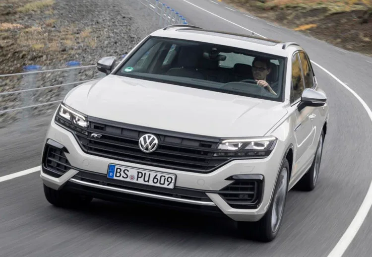 volkswagen touareg R, volkswagen touareg, volkswagen hibrido, volkswagen, carros hibridos, suv, suv alta gama, suv hibridos, volkswagen r