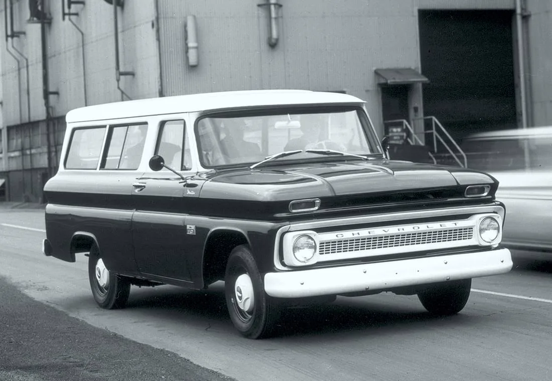 chevrolet suburban, chevrolet suburban 2020, chevrolet suburban 2019, chevrolet suburban 1935, historia chevrolet suburban, chevrolet suburban camioneta, chevrolet suburban clasica, chevrolet suburban antigua, chevrolet suburban colombia, chevrolet suburban generaciones, suv mas antigua del mundo, carro mas antiguo del mundo, vehiculo mas antiguo del mundo