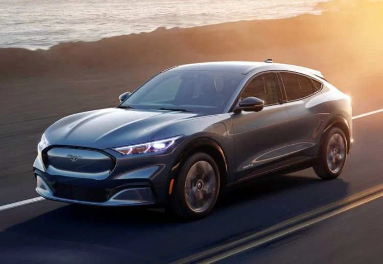 ford mustang mach-e, ford mustang mach-e suv, ford mustang mach-e suv electrico, ford mustang suv electrico, ford electrico, auto electrico de ford, carro electrico ford, ford mustang mach-e caracteristicas, ford mustang mach-e 2020, ford mustang mach-e 2021, ford mustang mach-e ficha tecnica, ford mustang mach-e versiones, ford mustang mach-e dimensiones, ford mustang mach-e colombia, ford mustang mach-e precio, ford electrico, ford electrico colombia