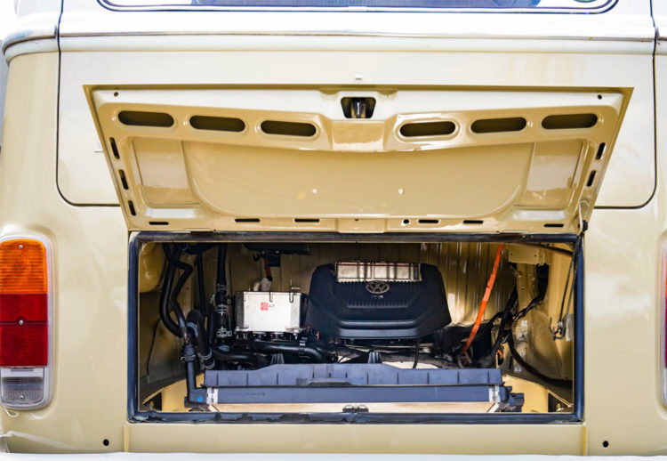 volkswagen e-bus tipo 2 1972, volkswagen bus tipo 2 1972, bus tipo 2 1972, volkswagen, volkswagen clásicos, clasicos electricos, modificaciones de autos, autos antiguos electricos, autos modificados