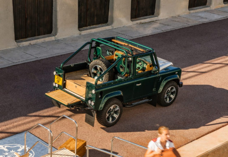Land Rover Defender, Land Rover Defender modificado, Land Rover Defender Overfinch, Carros modificados por Overfinch, Land Rover Defender modificado fotos, Land Rover Defender modificado características, Land Rover Defender precios