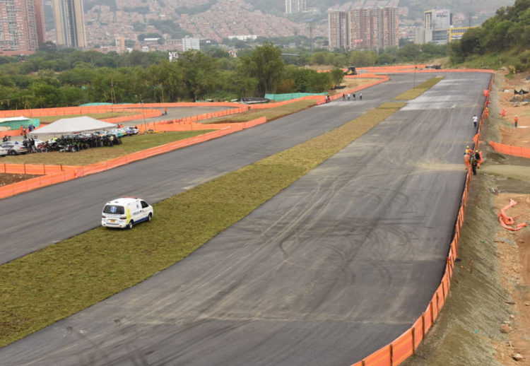 autodromo medellin, autodromo antioquia, autodromo bello, autodromo colombia, carros colombia, pista de carreras colombia, autodromo, carros de carrera, motos de carrera colombia, inaguracion autodromo medellin