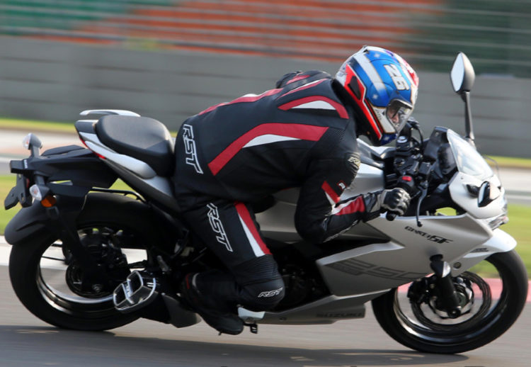 Suzuki Gixxer, Nueva Suzuki Gixxer, Suzuki Gixxer 250, Nueva Suzuki Gixxer 250, Suzuki Gixxer Colombia, Suzuki Gixxer México, Suzuki Gixxer India, Suzuki Gixxer 250 caracteristicas, Suzuki Gixxer fotos