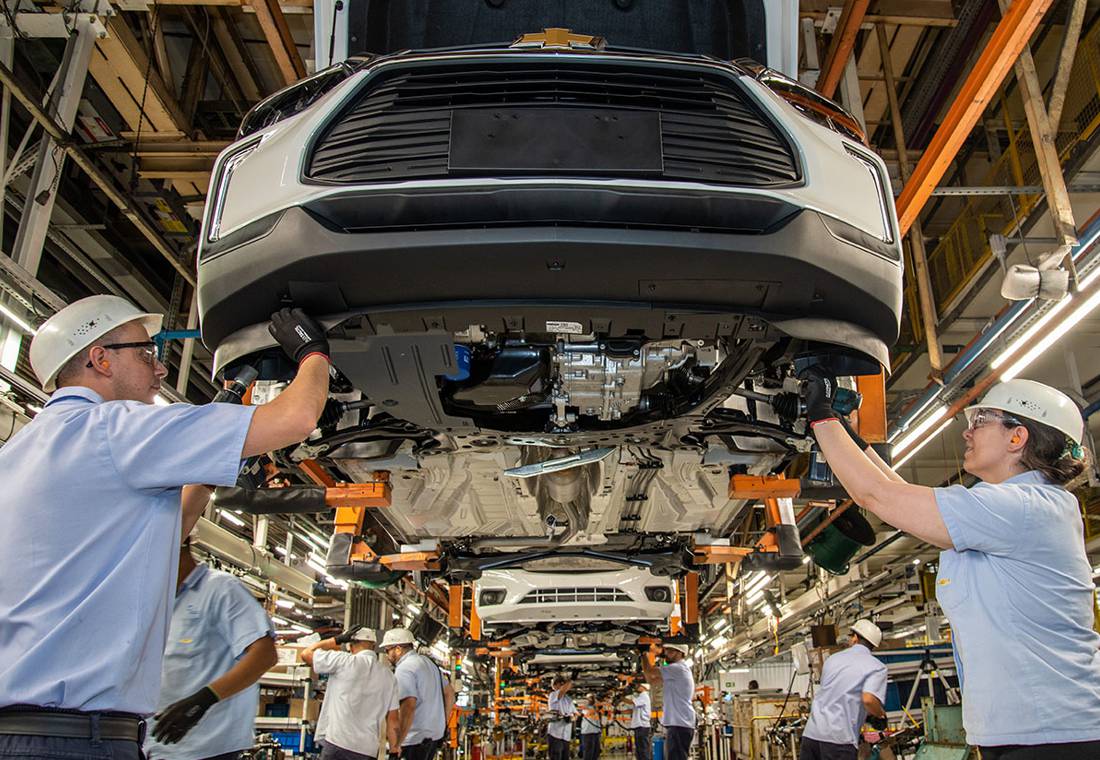 chevrolet tracker 2021, chevrolet tracker 2021 lanzamiento en america latina, chevrolet tracker 2021 lanzamiento en brasil, chevrolet tracker 2021 brasil, chevrolet tracker 2021 argentina, chevrolet tracker 2021 colombia, chevrolet tracker 2021 adelanto oficial, chevrolet tracker 2021 caracteristicas, chevrolet tracker 2021 turbo, chevrolet tracker 2021 1.2 turbo, chevrolet tracker 2021 fotos