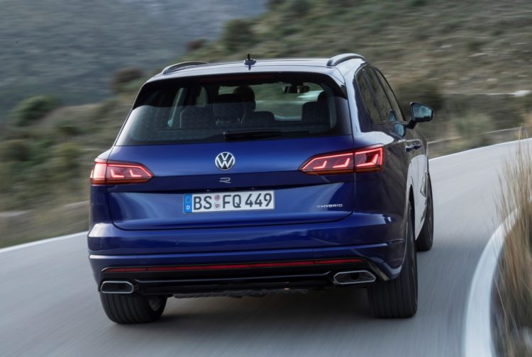 volkswagen touareg r, volkswagen touareg r hibrido enchufable, volkswagen touareg r estreno, volkswagen touareg r debut, volkswagen touareg r nuevo modelo, volkswagen touareg r caracteristicas, volkswagen touareg r descripcion, volkswagen touareg r motor, volkswagen touareg r detalles, volkswagen touareg r salon de ginebra, volkswagen touareg r travel assist