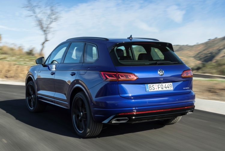 volkswagen touareg r, volkswagen touareg r hibrido enchufable, volkswagen touareg r estreno, volkswagen touareg r debut, volkswagen touareg r nuevo modelo, volkswagen touareg r caracteristicas, volkswagen touareg r descripcion, volkswagen touareg r motor, volkswagen touareg r detalles, volkswagen touareg r salon de ginebra, volkswagen touareg r travel assist