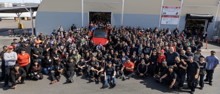 tesla model y, tesla model y millon de vehiculos, tesla model y elon musk, tesla model y produccion un millon, tesla model y celebracion un millon de vehiculos, tesla model y california estados unidos, tesla model y suv, tesla model y suv electrico